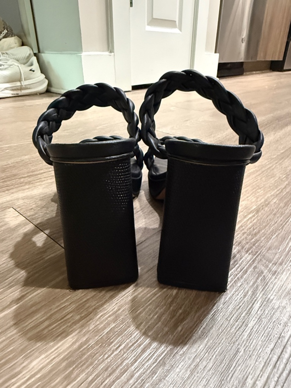 Dolce Vita Ashby Sandal - Picture 4 of 8